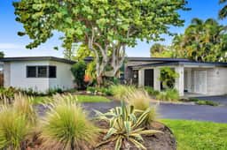 Private Waterfront Home in Wilton Manors | Kayaks & BBQ | Minutes From The Beach