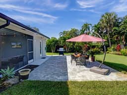 Wiltons Garden Getaway | Walk to Wilton Dr | BBQ