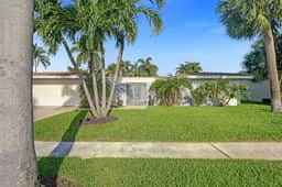 Waterfront Serenity | Heated Pool & BBQ | Koi Pond Monthly Stay - Image 5