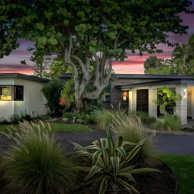 Private Waterfront Home in Wilton Manors | Kayaks & BBQ | Minutes From The Beach