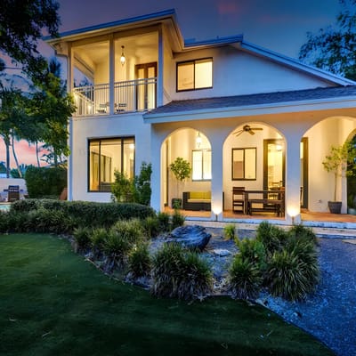 Waterfront Heated Saltwater Pool & Kayaks