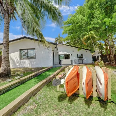 Sunset Dockhouse - Hot Tub & Kayaks