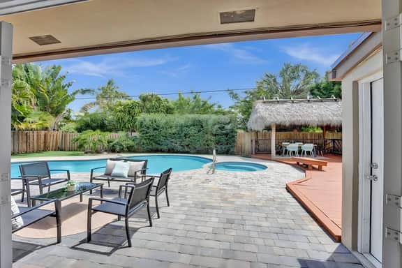 Desert Oasis. Private Pool - 10m to Downtown