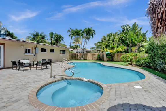 Desert Oasis. Private Pool - 10m to Downtown