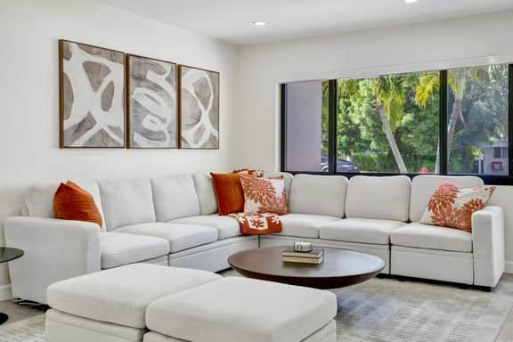 Stylish 2BR • Game Room • Big Yard • Near Beach