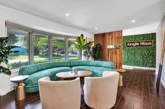 Family Beach Home. Pool & BBQ