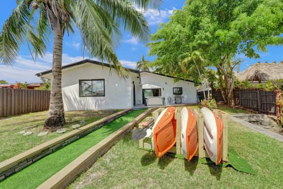 Sunset Dockhouse - Hot Tub & Kayaks