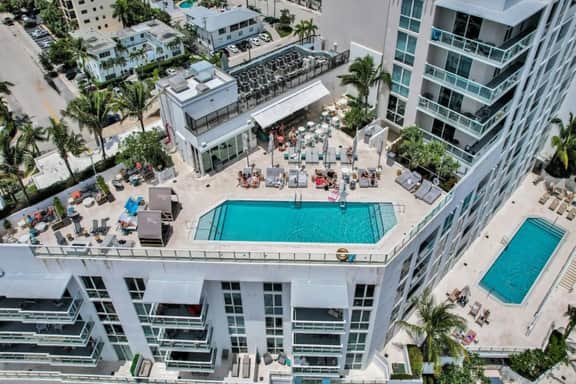 Monthly - Exclusive 616 Condo - Image 5