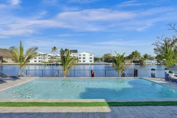 Monthly - Waterfront Escape w Pool, Dockside Lounge & Games - Image 3