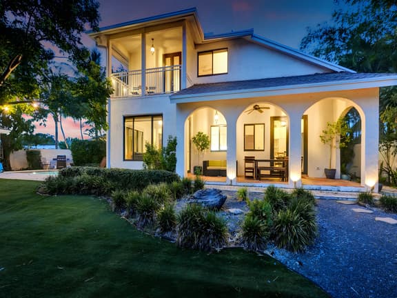 Waterfront Heated Saltwater Pool & Kayaks