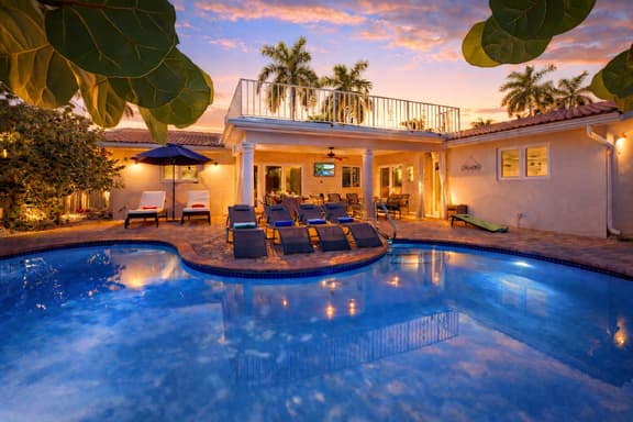 Family Beach Home. Pool & BBQ