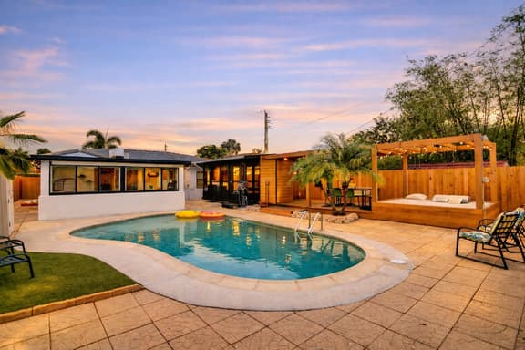 Private Paradise | Pool/BBQ/Gazebo | New Renovated