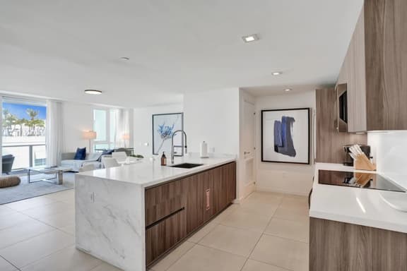Monthly - Exclusive 616 Condo - Image 1