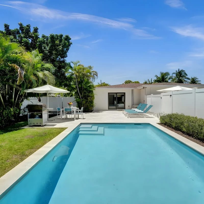 Romantic Retreat w/ Private Pool. Near Las Olas